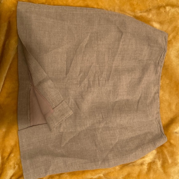 High wasted skirt - Picture 1 of 2